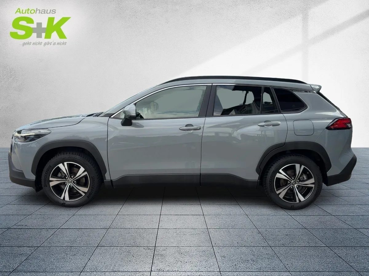 Toyota Corolla Cross 1,8 Hybrid Teamplayer*Carplay*8-Fa – Bild 2