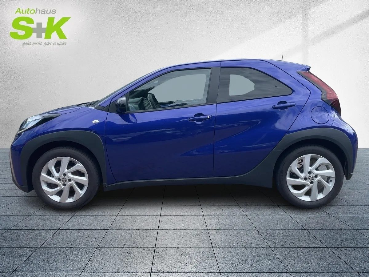 Toyota Aygo X 1.0 Active +CARPLAY+SHZ+KAMERA+SAEFTYSENS – Bild 2