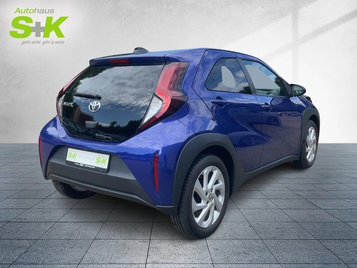 Toyota Aygo X 1.0 Active +CARPLAY+SHZ+KAMERA+SAEFTYSENS – Bild 4
