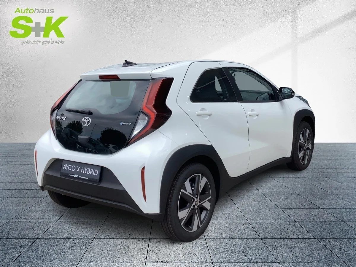 Toyota Aygo X HEV ACTIVE*Sitzheizung *Carplay*Klima* – Bild 4