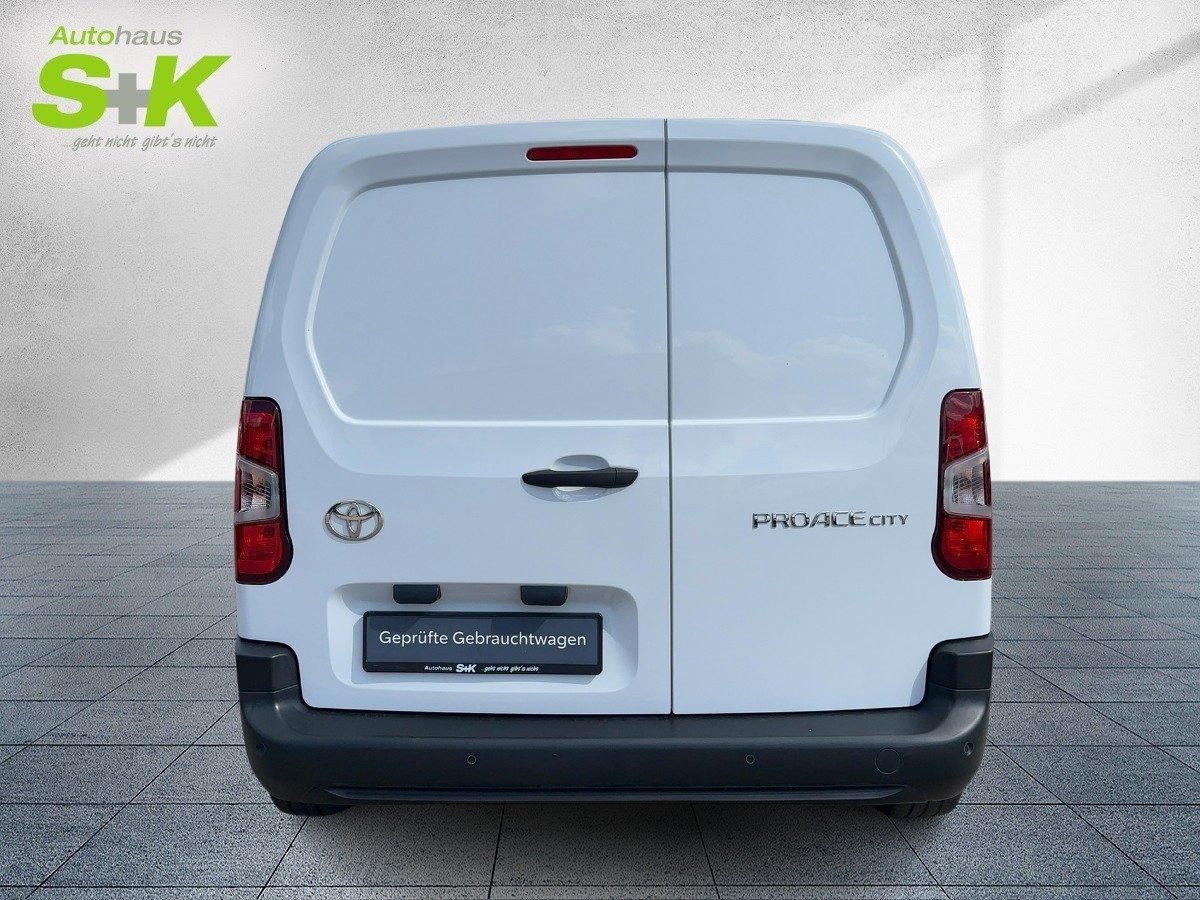 Toyota Proace City 1.5 D-4D L1 Meister S/S *NAVI*KLIMA* – Bild 3