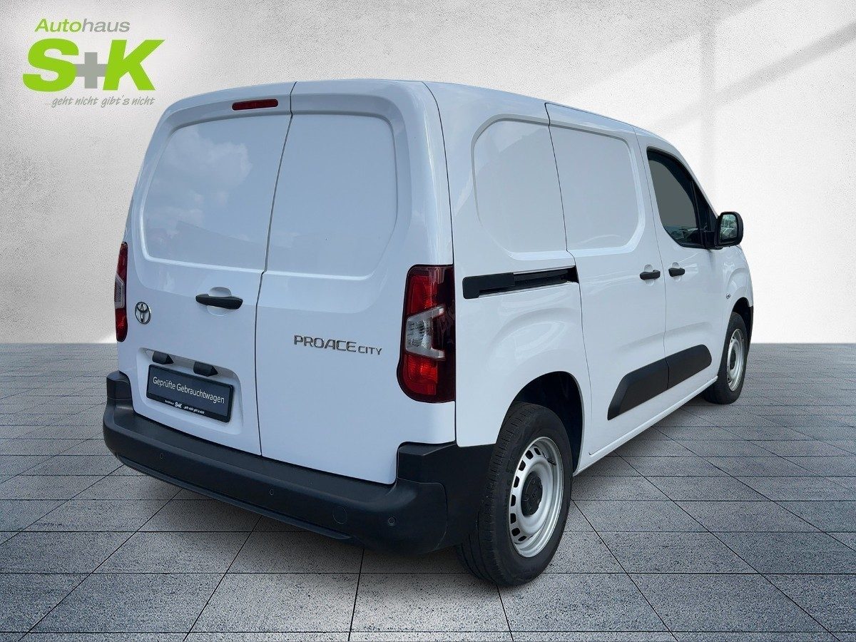 Toyota Proace City 1.5 D-4D L1 Meister S/S *NAVI*KLIMA* – Bild 4
