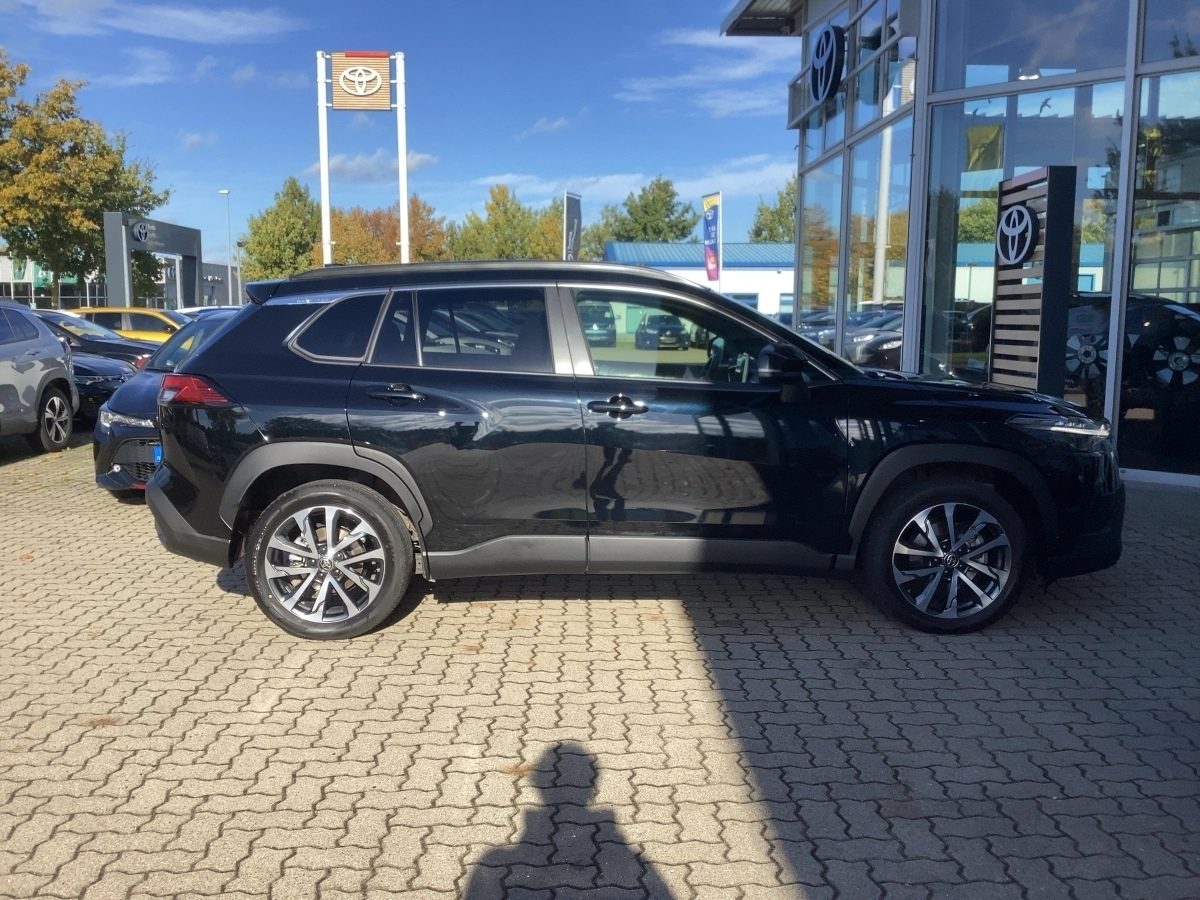 Toyota Corolla Cross 2,0-l AWD Team D"Pano"Totwinkel"Ca – Bild 5