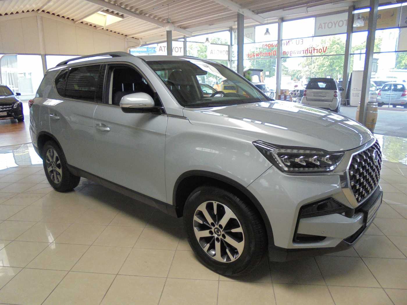 SSANGYONG Rexton Diesel 2.2 e-XDi 220 4WDAut. Quartz – Bild 2
