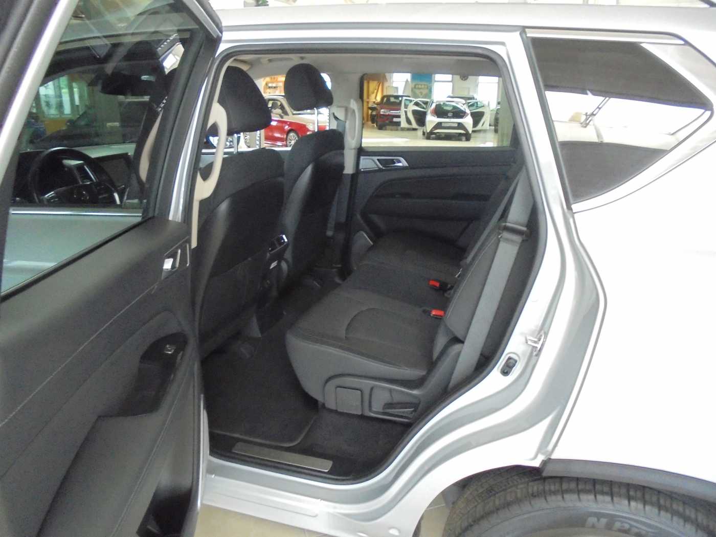 SSANGYONG Rexton Diesel 2.2 e-XDi 220 4WDAut. Quartz – Bild 5