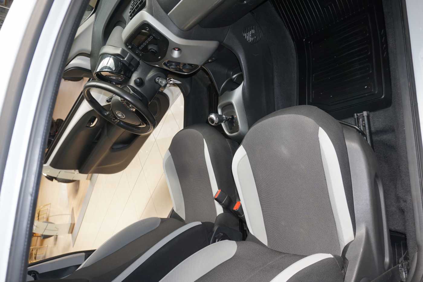TOYOTA Aygo x-shift – Bild 5