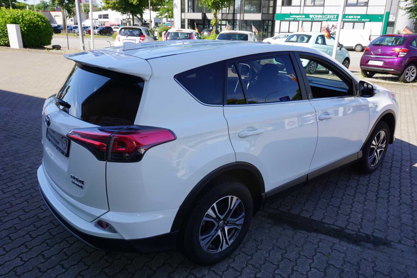 TOYOTA RAV4 Hybrid RAV 4 2.5 4x4 Team Deutschland – Bild 4