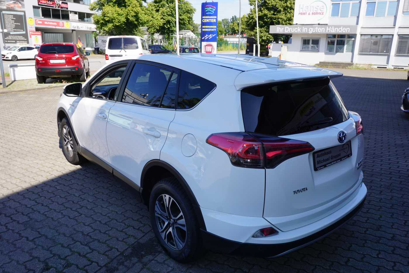 TOYOTA RAV4 Hybrid RAV 4 2.5 4x4 Team Deutschland – Bild 5