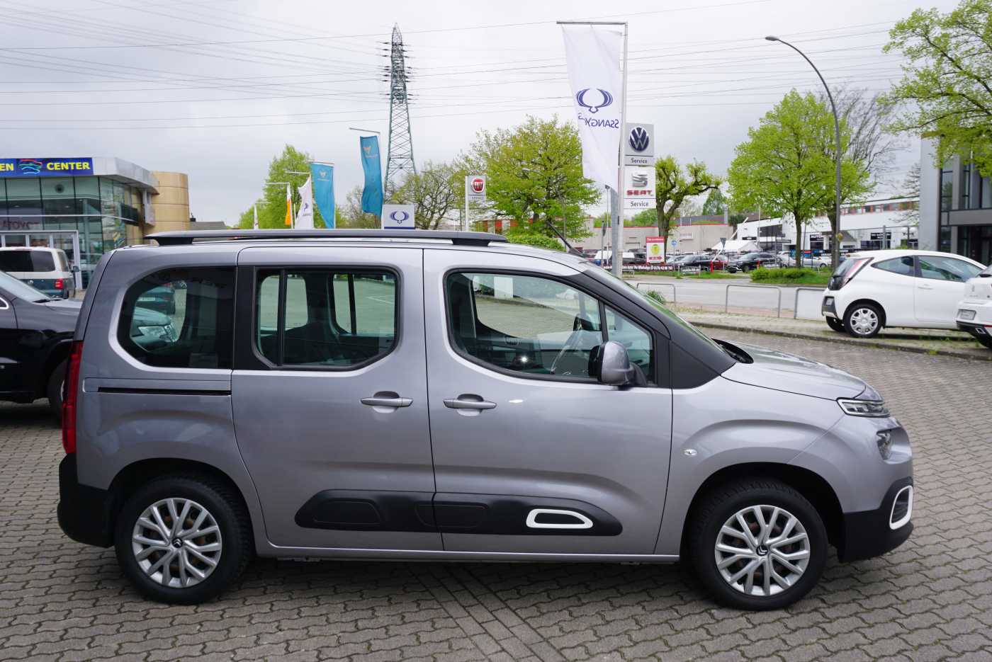 CITROEN Berlingo Kombi 5-Türer M PureTech 110 Feel – Bild 4