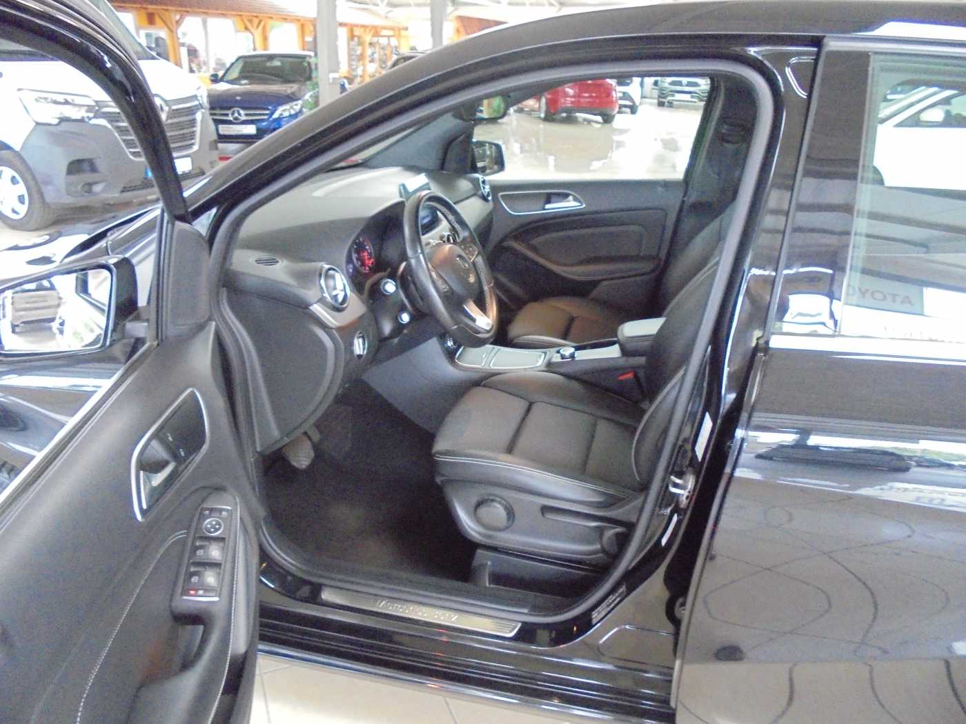 MERCEDES-BENZ B 180 7G-DCT – Bild 5