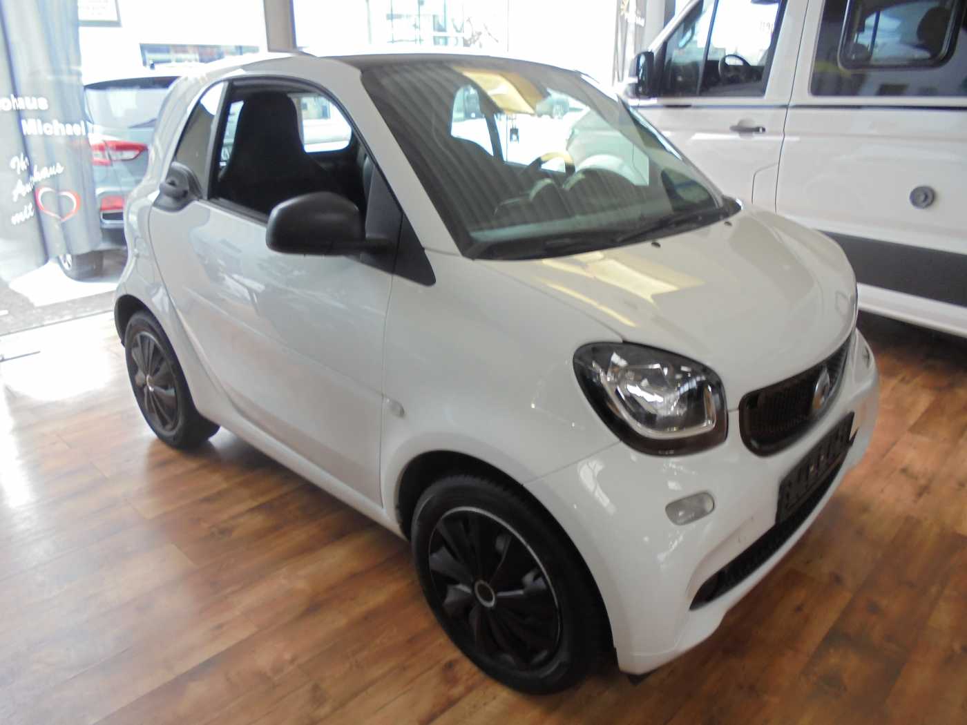 SMART fortwo coupe smart twin 'Navigation, Sitzheizung' – Bild 2