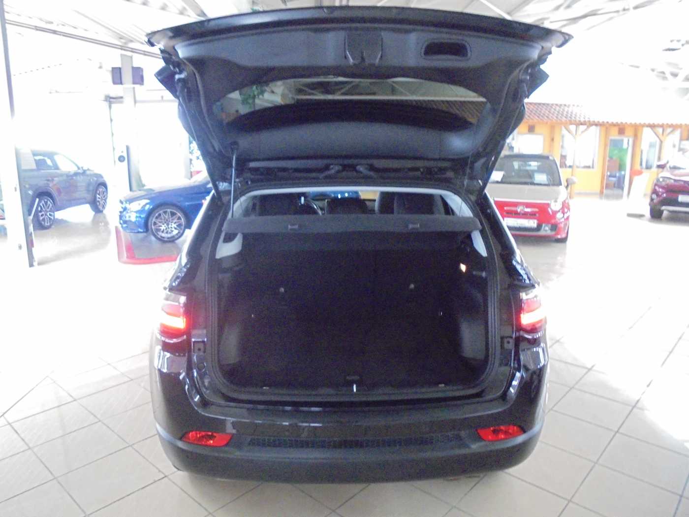 JEEP Compass 1.3 T-GDI I4 Limited – Bild 4