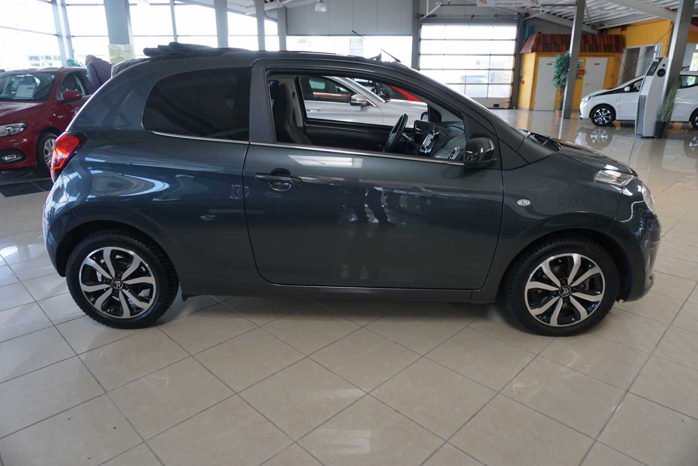 CITROEN C1 Cabrio PureTech 82 Shine – Bild 3