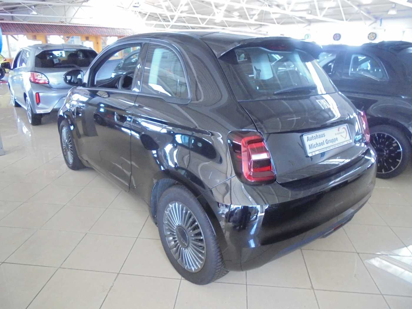 Fiat 500 Elektro 500e Icon – Bild 3