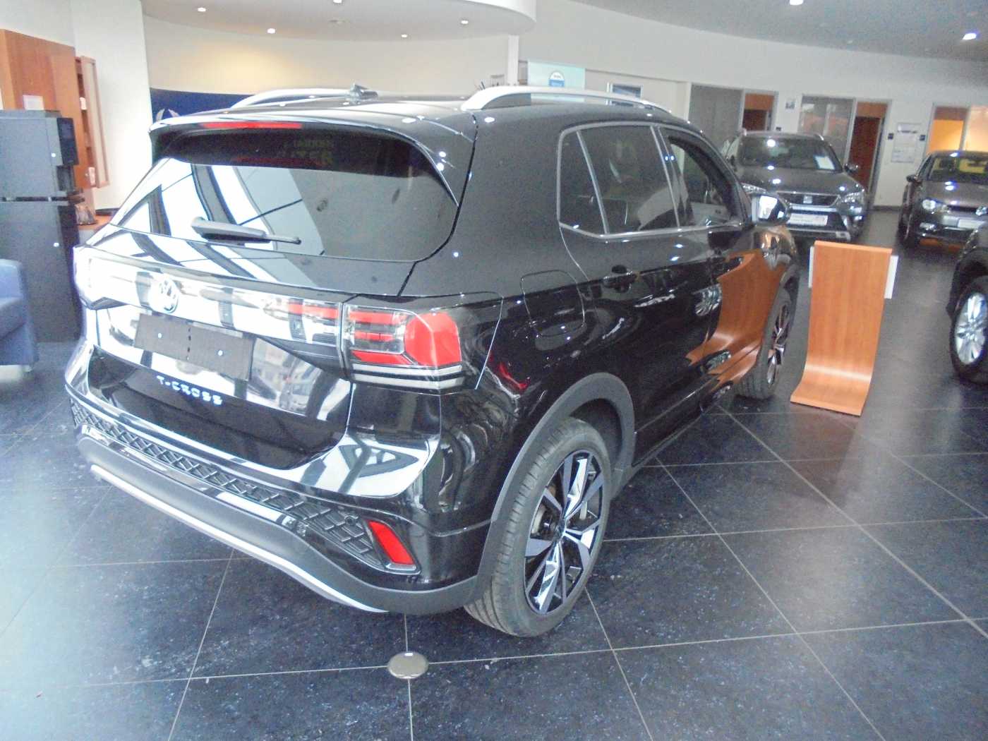 VW T-Cross 1.0 TSI OPF DSG R-Line – Bild 3