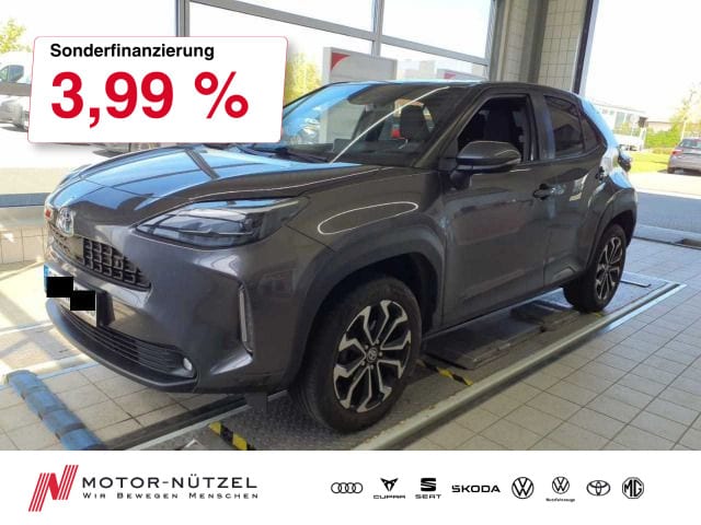 TOYOTA Yaris Cross 1.5 HSD 4x4 TEAM MATRIX+PDC+GRA+SHZ