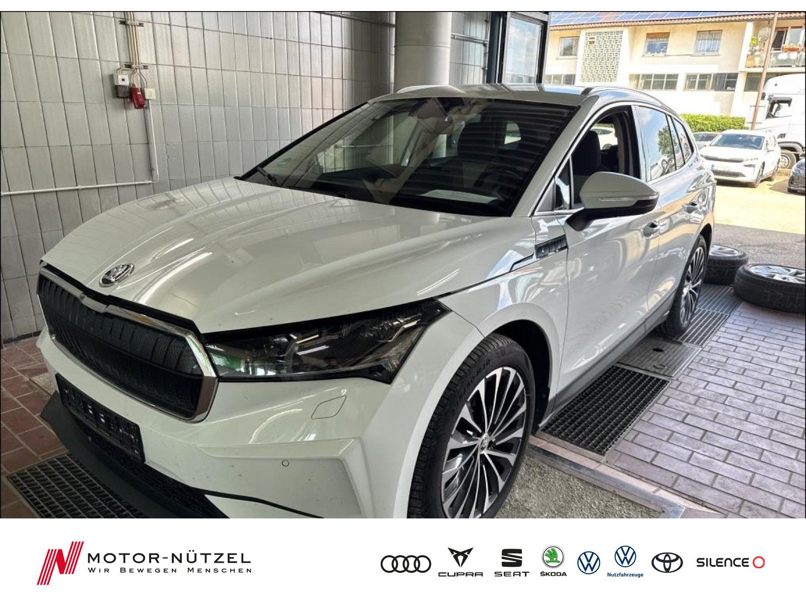 SKODA Enyaq iV 80 MATRIX+AHK+360°+ACC+NAVI+APP+SHZ+DAB