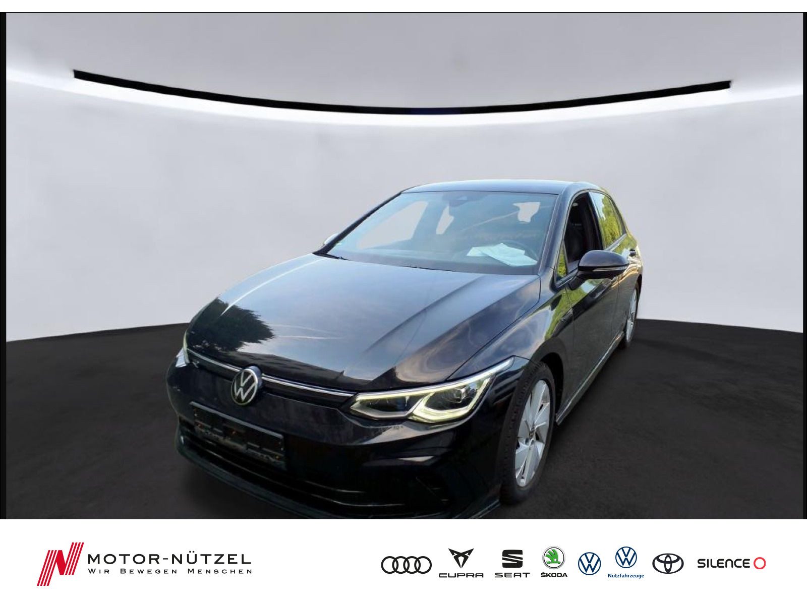 VW Golf VIII 1.5eTSI DSG R-Line MATRIX+NAV+ACC+APP