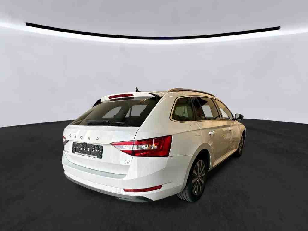 SKODA Superb Combi iV AMBITION LED+NAV+ACC+SHZ+AHK+RFK – Bild 3