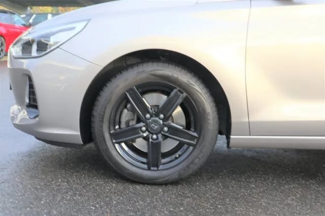 HYUNDAI i30 TREND PLUS / SITZHEIZ/MET/TEMPOMAT/KLIMA... – Bild 3
