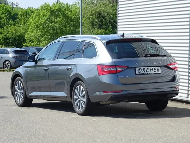 SKODA Superb Combi 2.0 TDI Ambition Navi/LED/Kamera – Bild 4
