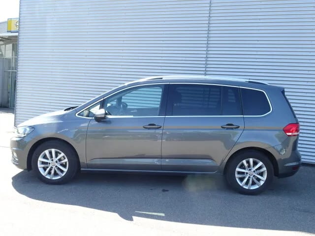 VW Touran Highline DSG Navi Einparkhilfe Familienvan Klima – Bild 3