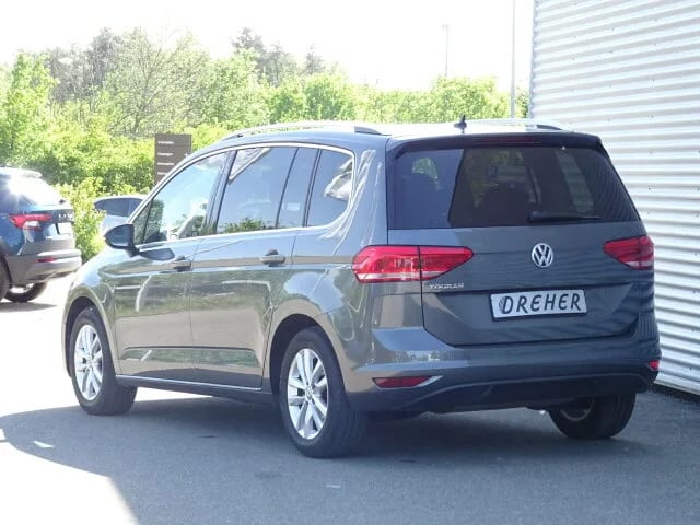 VW Touran Highline DSG Navi Einparkhilfe Familienvan Klima – Bild 4