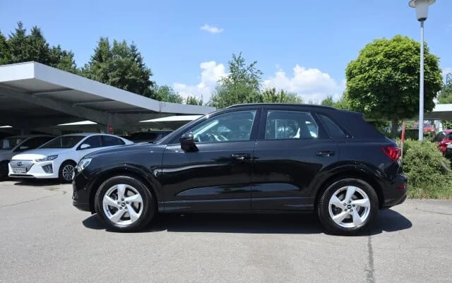 AUDI Q3 40 2.0 TFSI quattro advanced Autom./Kamera – Bild 4