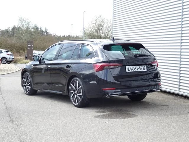 SKODA Octavia Combi 2.0 TDI DPF Sportline Navi/Autom. – Bild 4