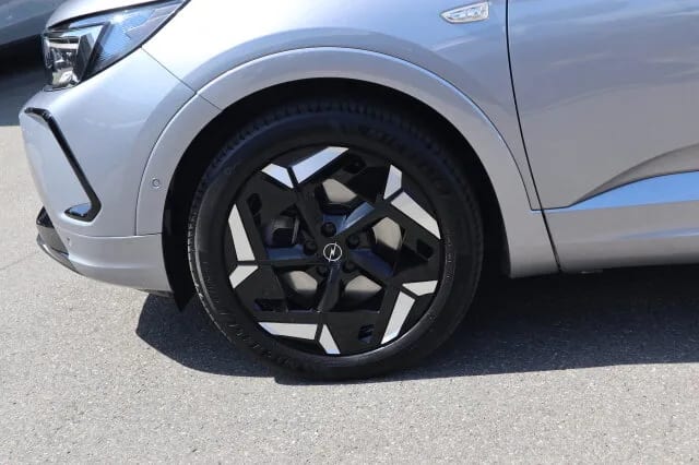 OPEL Grandland GSe PLUG-IN Hybrid /4WD ALLRAD/ AHK ! – Bild 3