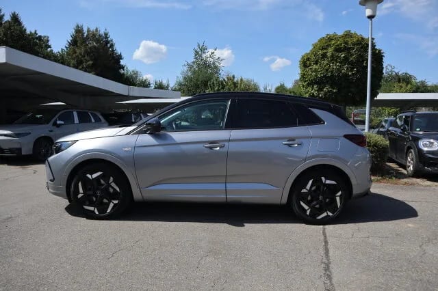 OPEL Grandland GSe PLUG-IN Hybrid /4WD ALLRAD/ AHK ! – Bild 4