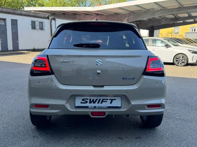 SUZUKI Swift Comfort AUTOMATIK/NAVI/SITZHEIZ/RÜ-KAM/UVM – Bild 5