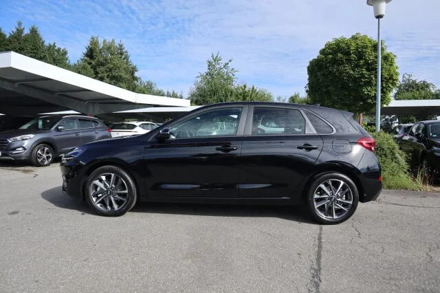 HYUNDAI i30 Trend/ Navi/Klima – Bild 4
