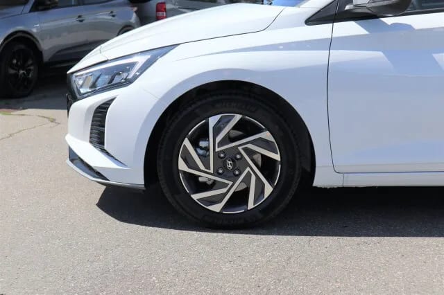 HYUNDAI i20 Trend Navi/Autom./Klima/LED/Park-Assist./BC – Bild 3