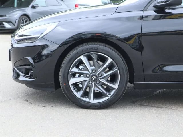 HYUNDAI i30 FL 5-Türer 1.5 T-GDI 7-DCT 140 PS ADVANTAGE – Bild 3