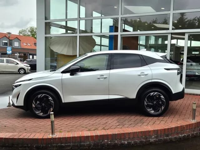 NISSAN Qashqai N-Connecta MHEV Navi/Autom./LED – Bild 3