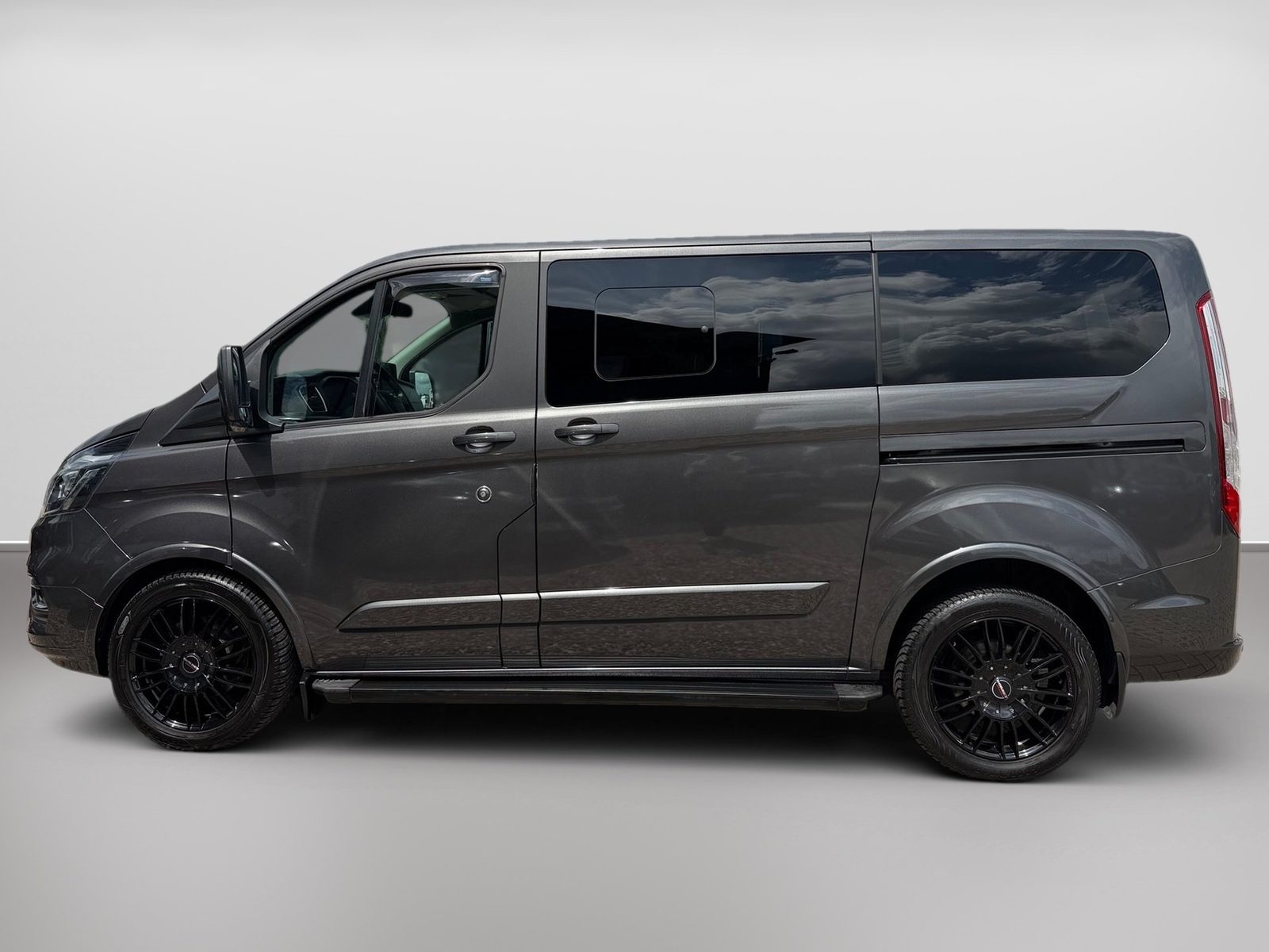 FORD Tourneo Custom Kombi 2.0 TDCi 320 L1 Titanium LM – Bild 4