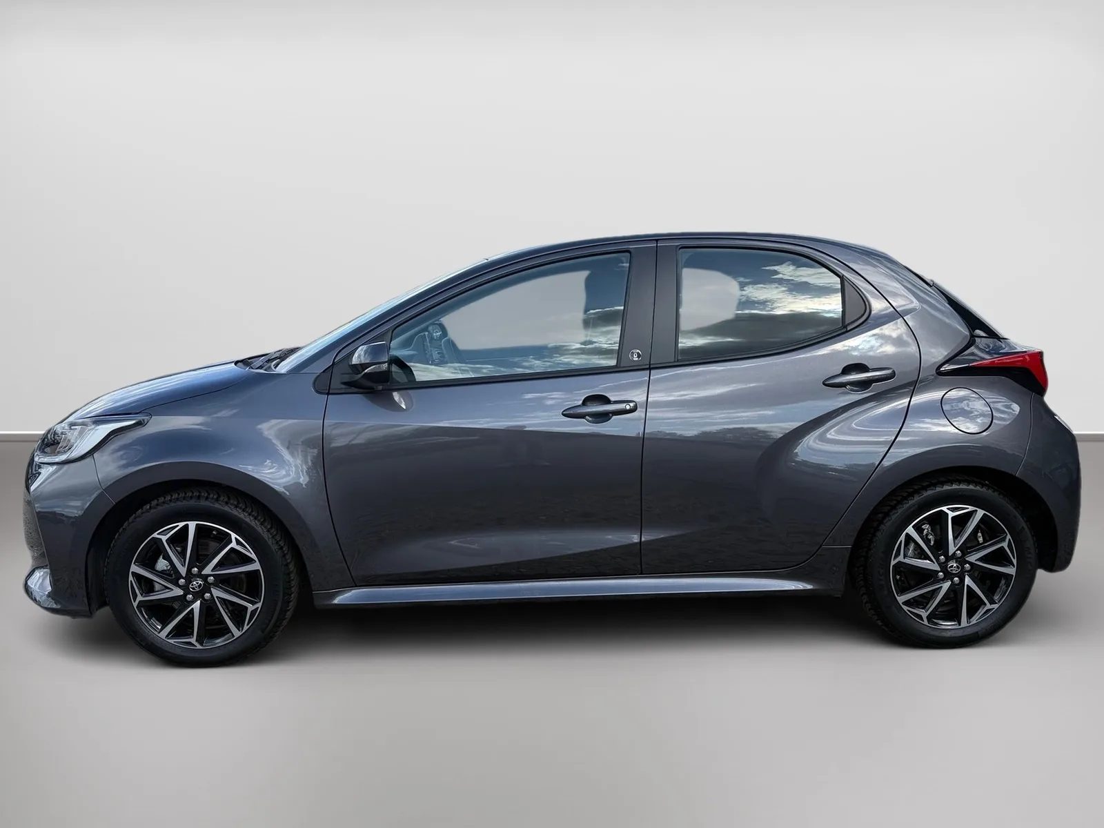 Toyota Yaris 1.5 D Team Deutschland ACC+AUT+LED+Navi+LM – Bild 4