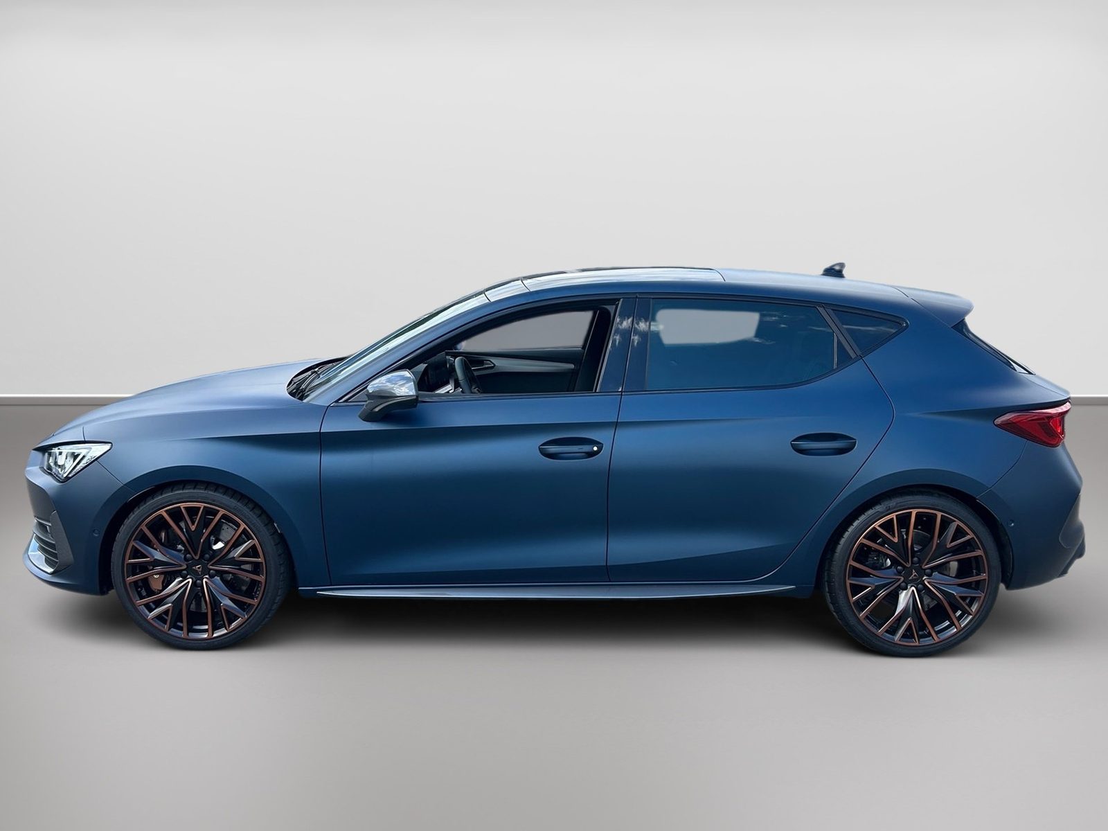 Cupra Leon 2.0 TSI VZ DSG+ACC+AUT+LED+Navi+Pano+SD+PDC – Bild 4