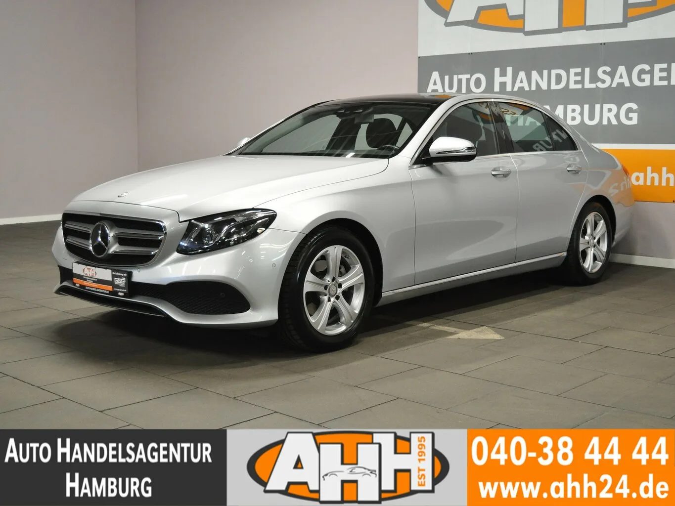 MERCEDES-BENZ E 220 d AVANTGARDE KAM|DTR|PANO|NAV|VZE|AHK|LED!...