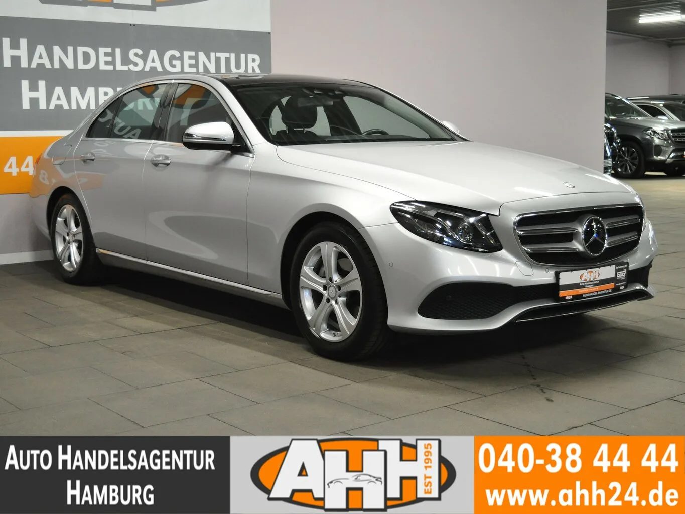 MERCEDES-BENZ E 220 d AVANTGARDE KAM|DTR|PANO|NAV|VZE|AHK|LED!... – Bild 2