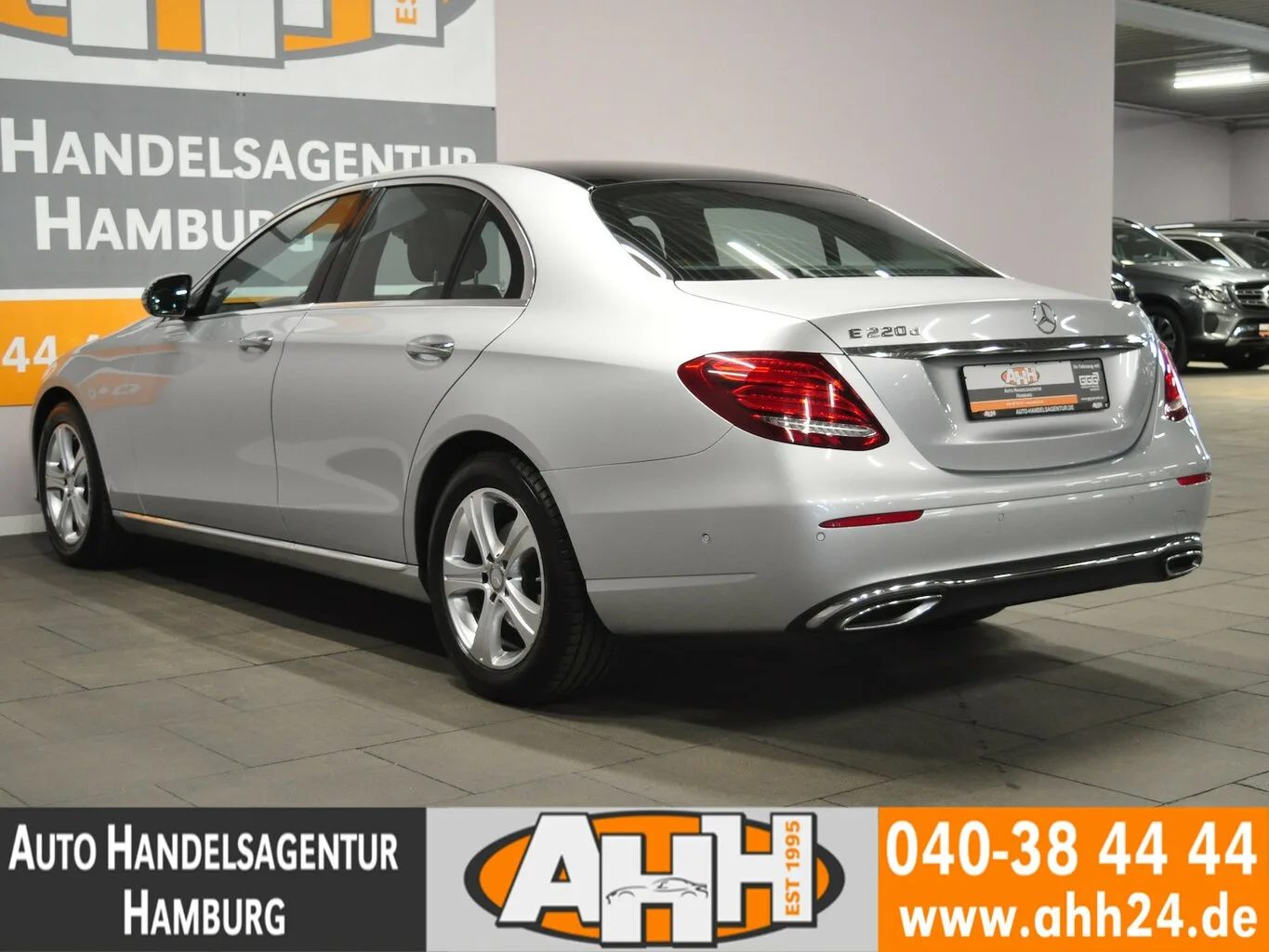 MERCEDES-BENZ E 220 d AVANTGARDE KAM|DTR|PANO|NAV|VZE|AHK|LED!... – Bild 3