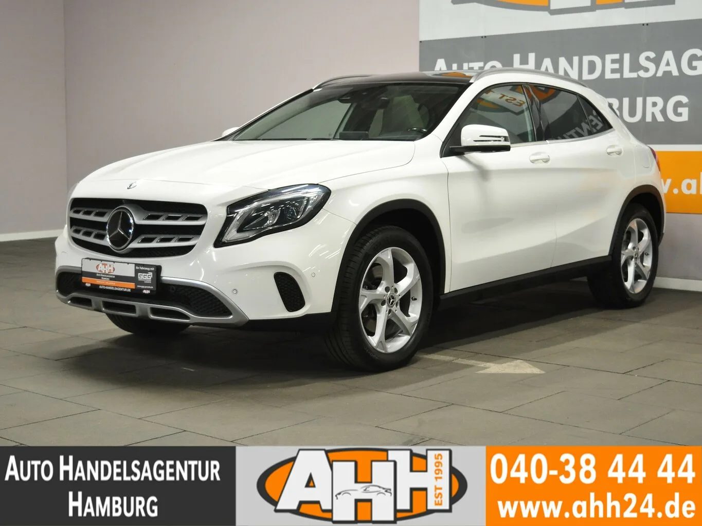 MERCEDES-BENZ GLA 220 4M URBAN LED|PANO|MEMO|360|COMAND|AHK|18...