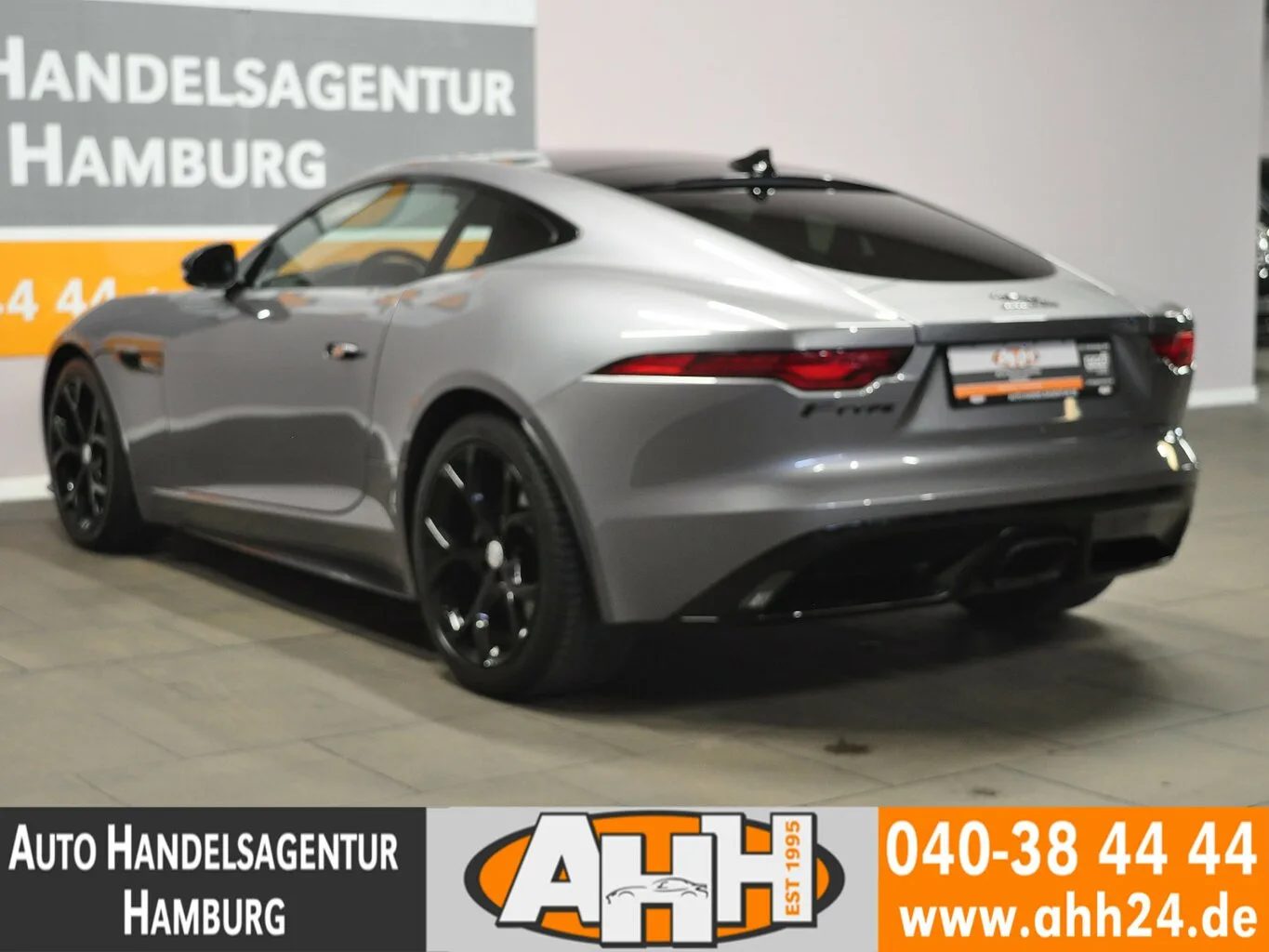 JAGUAR F-Type P300 R-DYNAMIC BLACK PACK NAV|DAB|KAM|2H!... – Bild 3