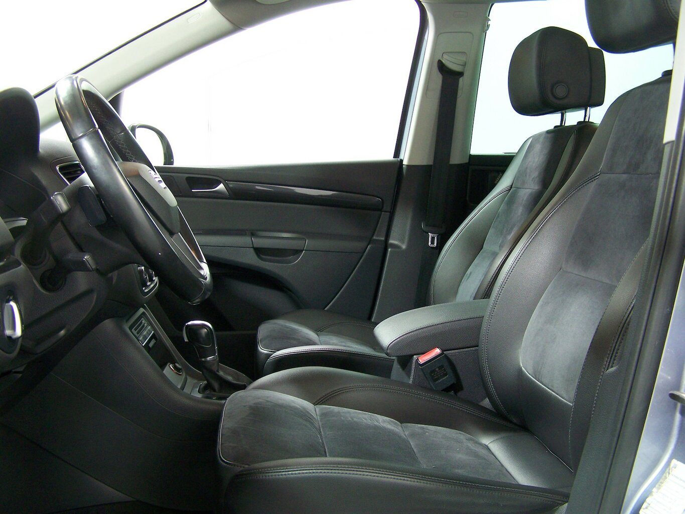 SEAT Alhambra 2.0 TDI Style Plus AUTOM 7-SITZ+ PANOR... – Bild 5