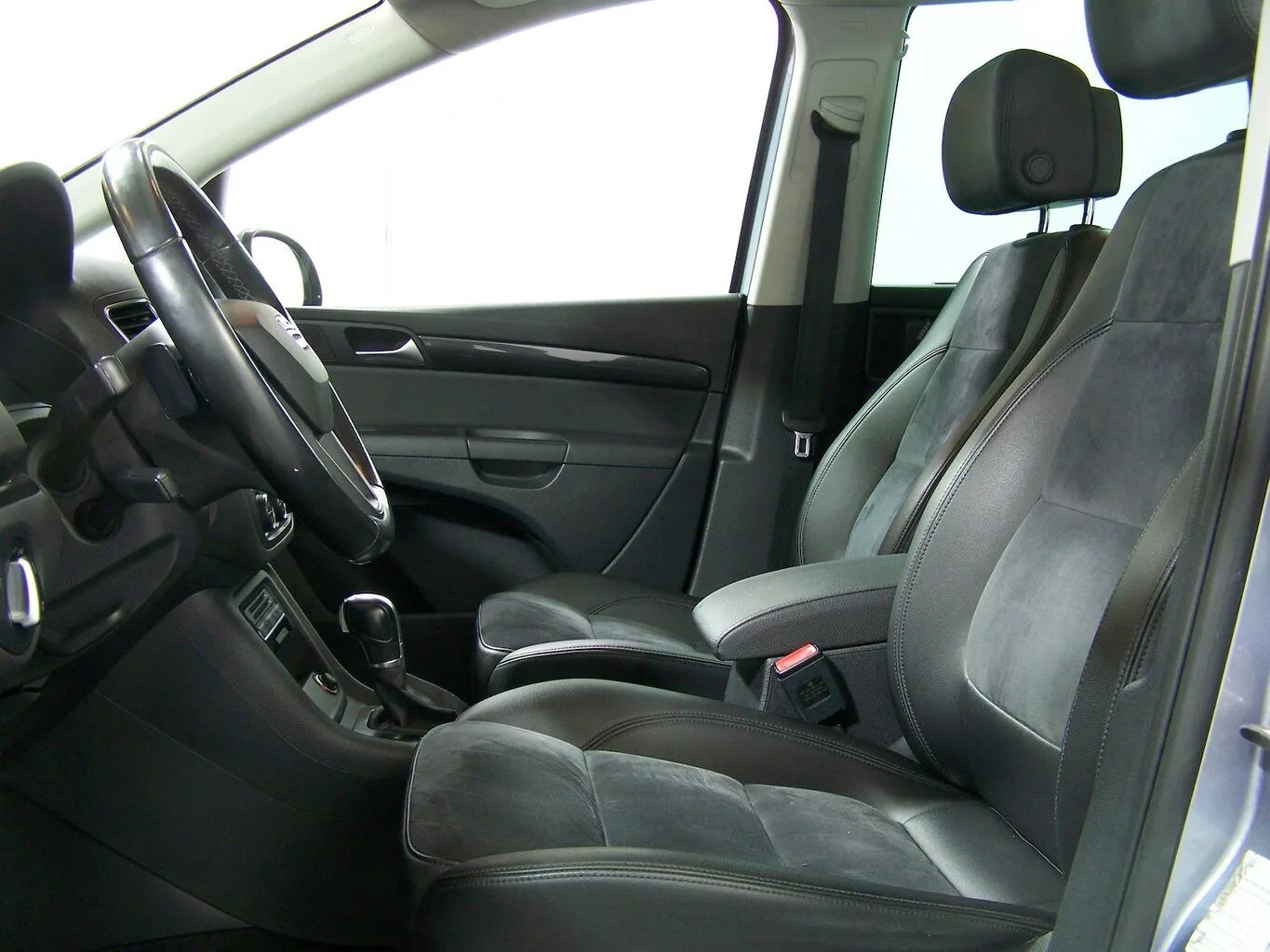 SEAT Alhambra 2.0 TDI Style Plus AUTOM 7-SITZ+ PANOR... – Bild 5