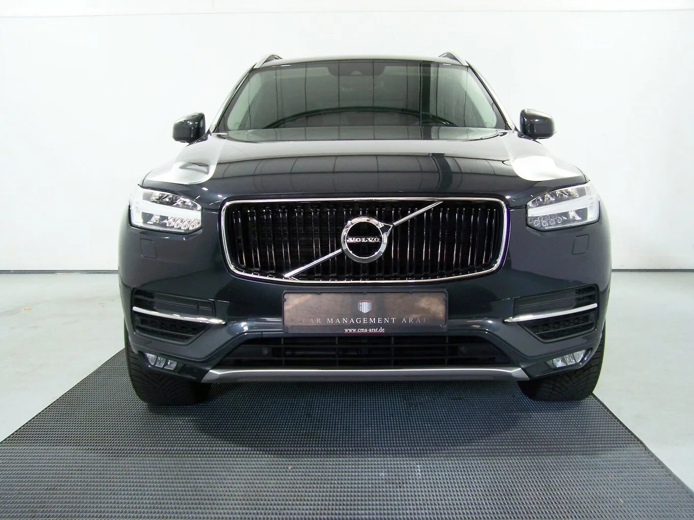 VOLVO XC90 D5 Momentum AWD LEDER+R20+MEM+KAM+ACC+AMB... – Bild 2