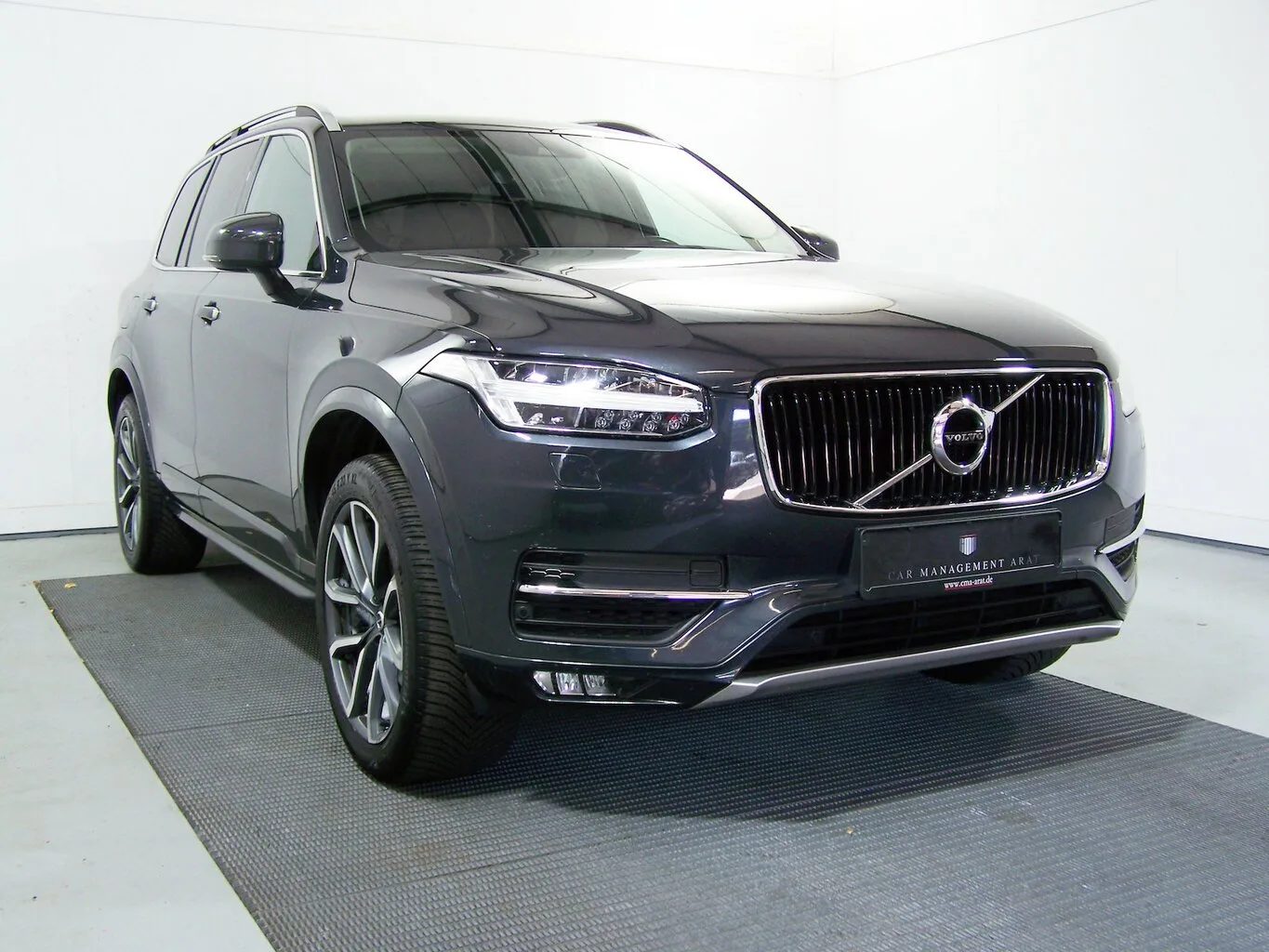 VOLVO XC90 D5 Momentum AWD LEDER+R20+MEM+KAM+ACC+AMB... – Bild 3
