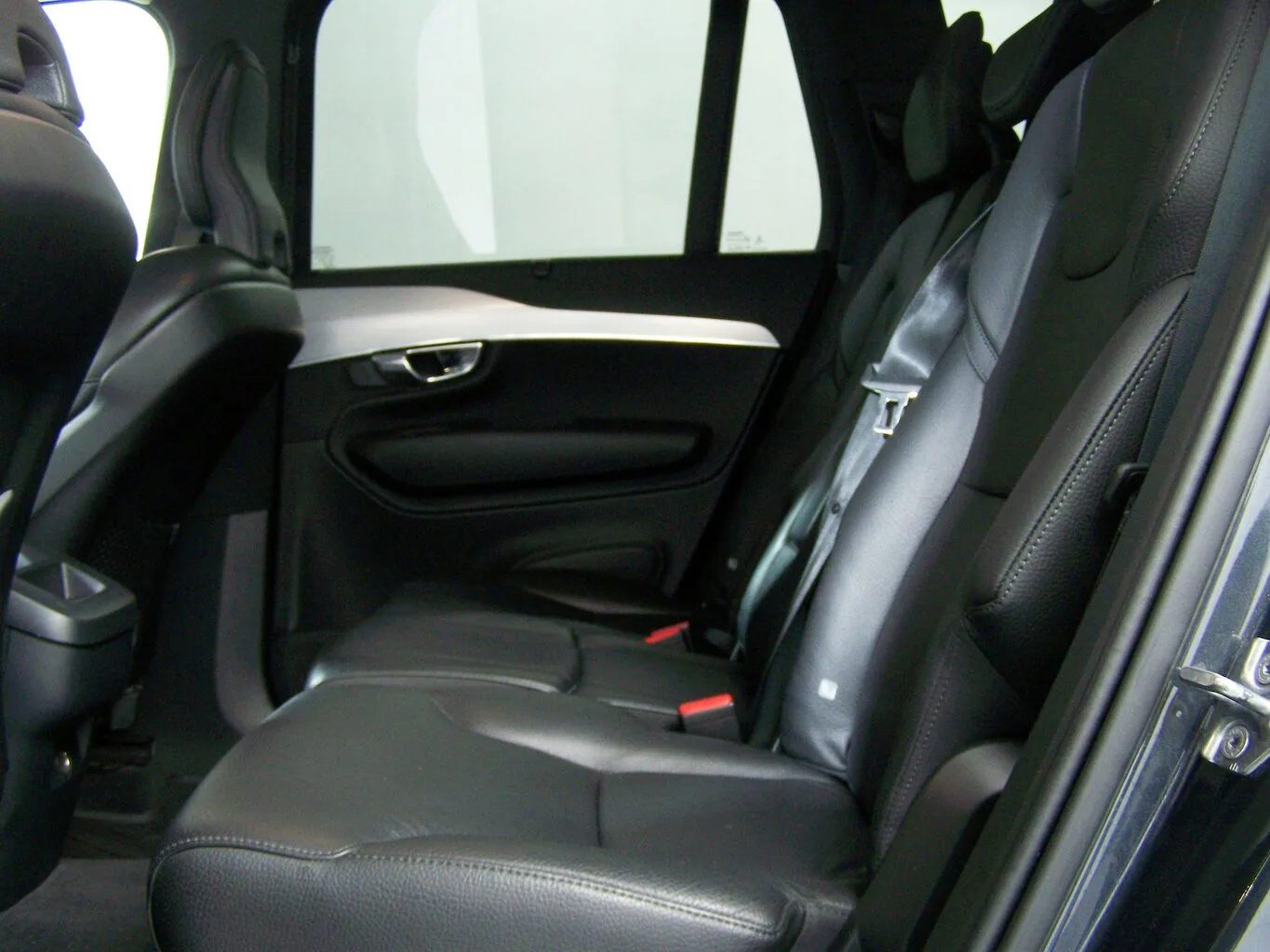 VOLVO XC90 D5 Momentum AWD LEDER+R20+MEM+KAM+ACC+AMB... – Bild 5