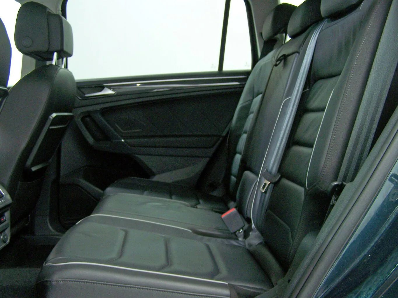 VW Tiguan Allspace 2.0 TDI Highline 4M PANO+VRT... – Bild 5
